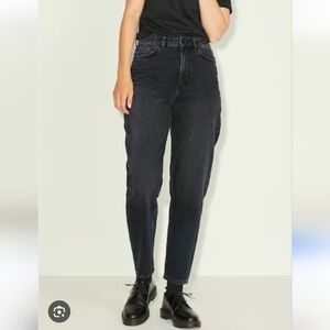 JJXX women's black high waisted mom jeans size 27